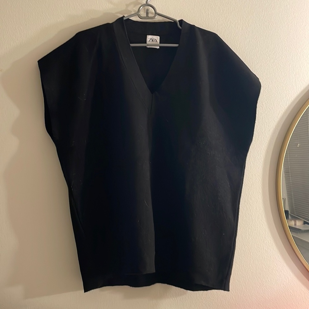 Men v nick sleeveless sweater